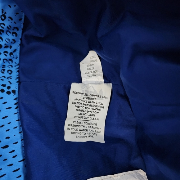 REI Boy’s blue and black coat with lining and front zipper, size 18 (XL) - Picture 8 of 8